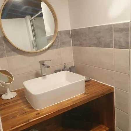 D'hotes A La Ferme Du Moulin Bed & Breakfast Galapian